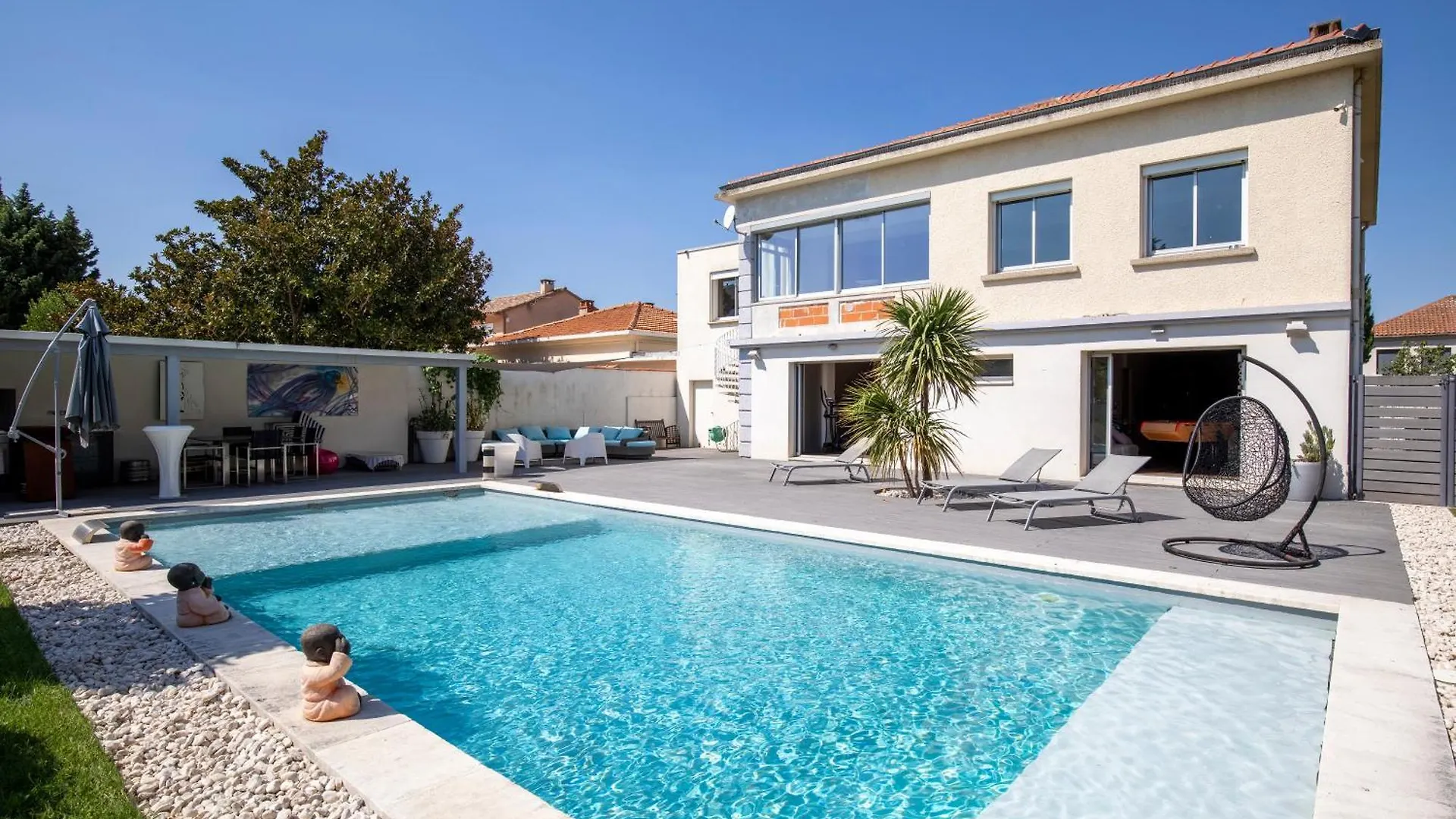 Villa Leonie Piscine Clim 5 Chambres 1 Dortoir 15 Personnes Avignon