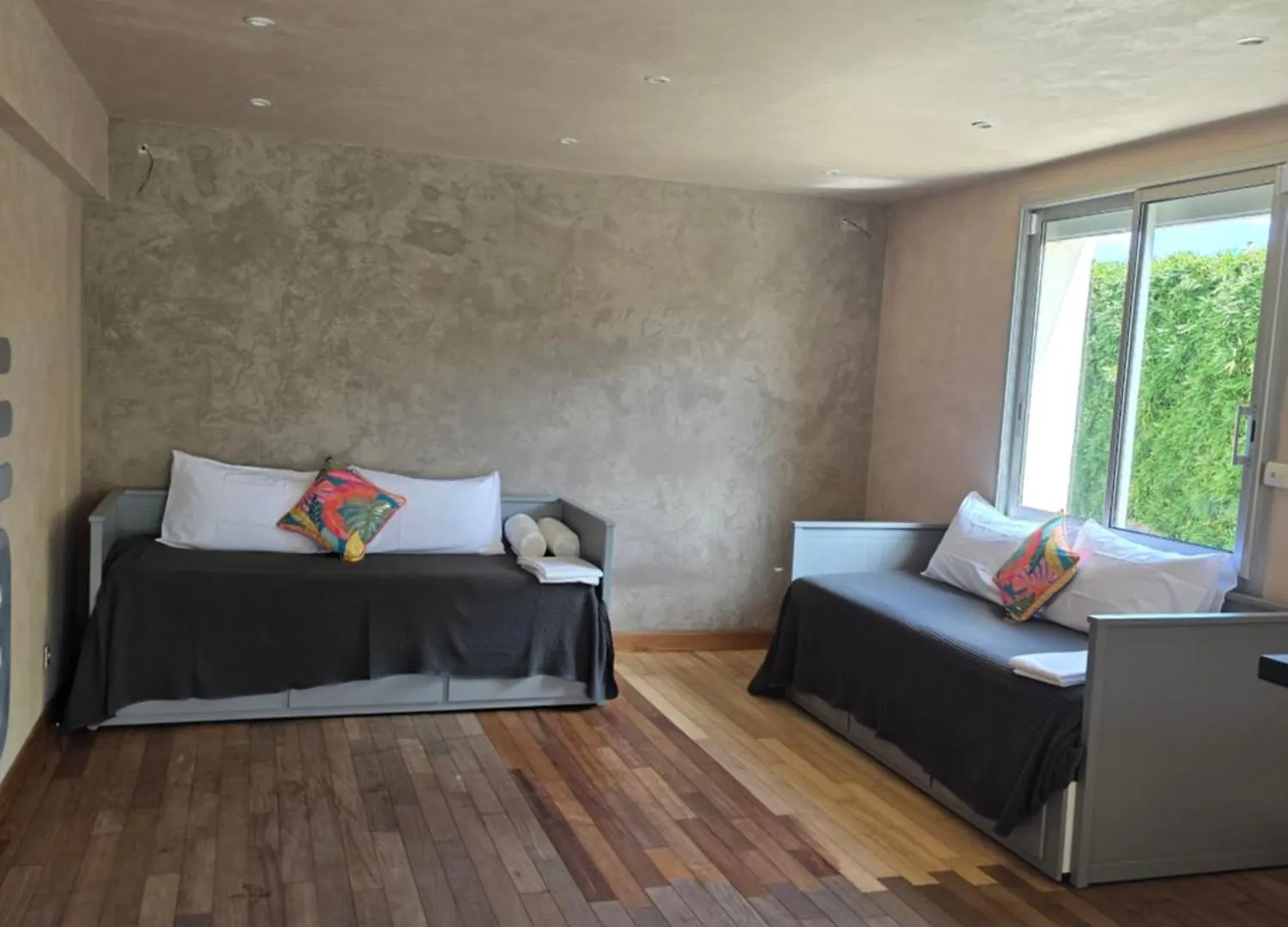 Villa Leonie Piscine Clim 5 Chambres 1 Dortoir 15 Personnes Avignon 0*,  France