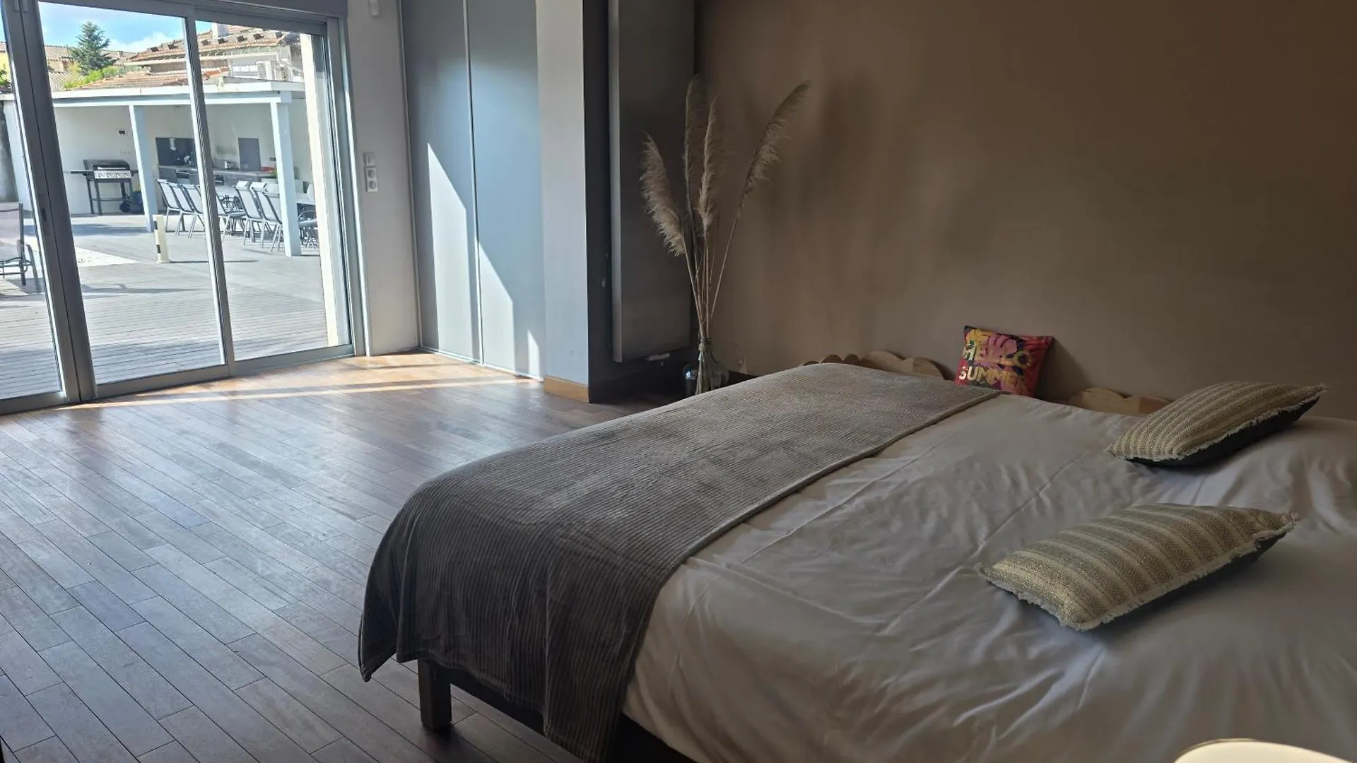 Villa Leonie Piscine Clim 5 Chambres 1 Dortoir 15 Personnes Avignon