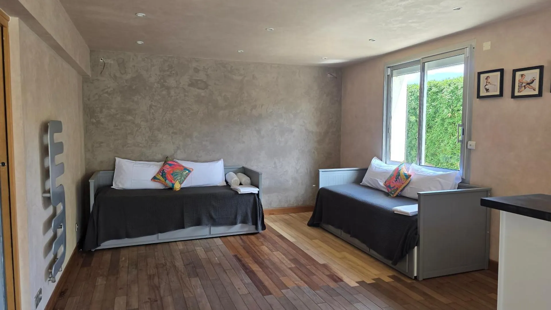 Villa Leonie Piscine Clim 5 Chambres 1 Dortoir 15 Personnes Avignon